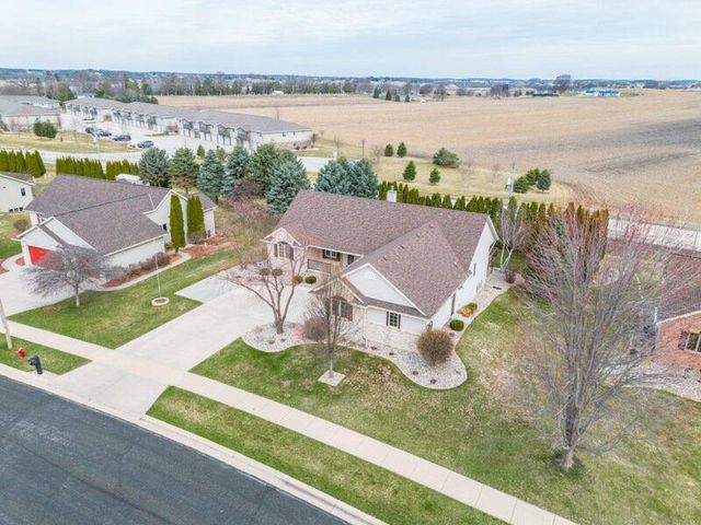 1500 Wedgewood DRIVE, Watertown, WI 53098