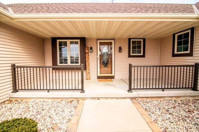 1500 Wedgewood DRIVE, Watertown, WI 53098