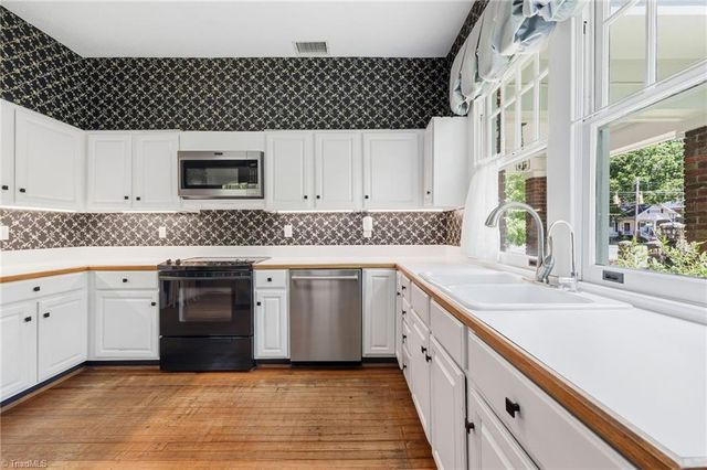 804 Davis Street, Burlington, NC 27215