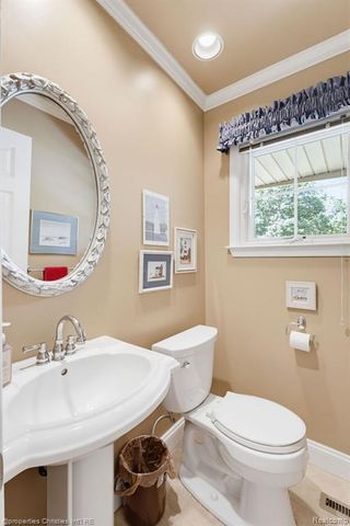 932 S Reading Road, Bloomfield Hills, MI 48304