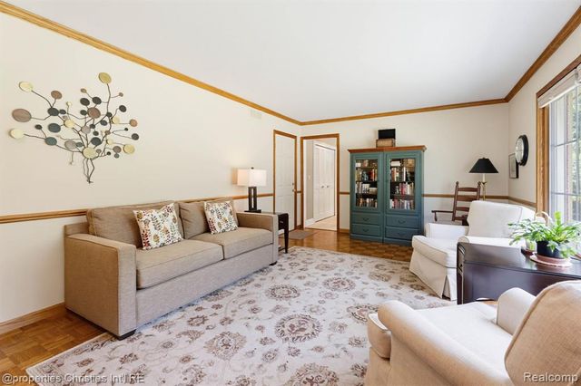 932 S Reading Road, Bloomfield Hills, MI 48304