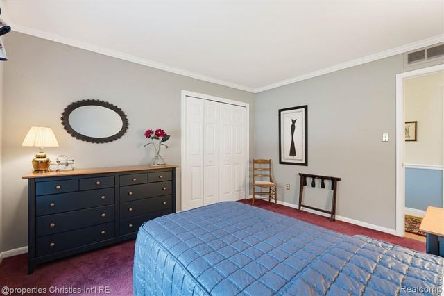 932 S Reading Road, Bloomfield Hills, MI 48304