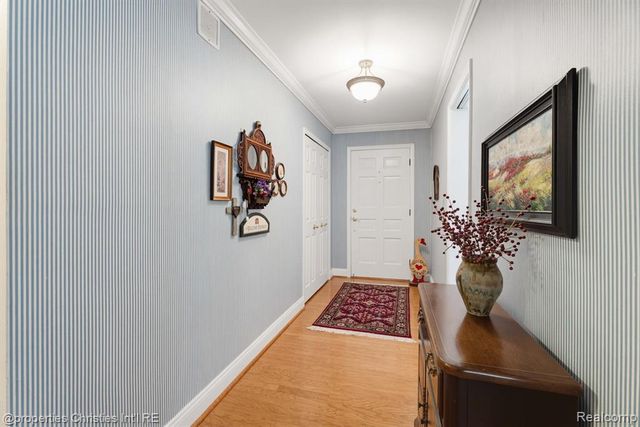 932 S Reading Road, Bloomfield Hills, MI 48304