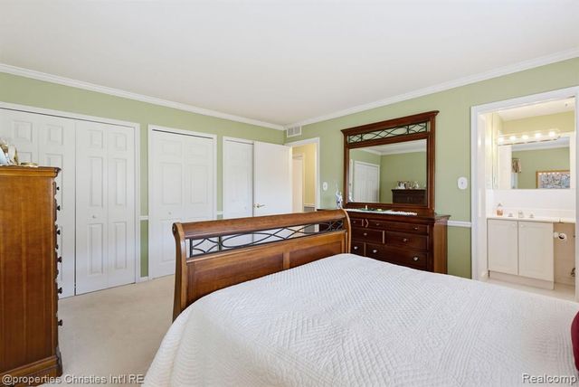 932 S Reading Road, Bloomfield Hills, MI 48304