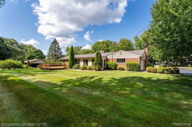 932 S Reading Road, Bloomfield Hills, MI 48304