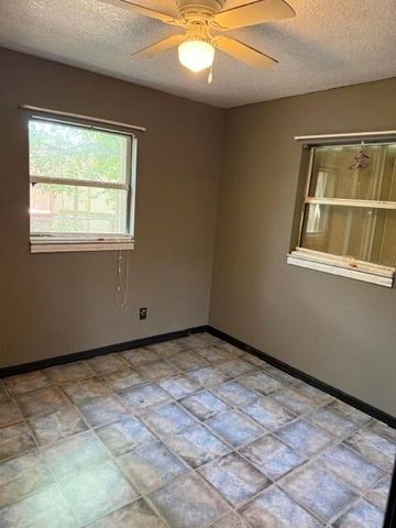 2443 2nd Place SW, Vero Beach, FL 32962