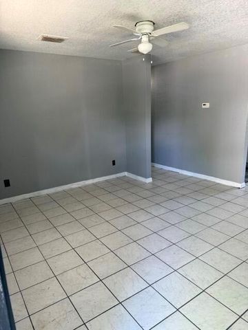 2443 2nd Place SW, Vero Beach, FL 32962