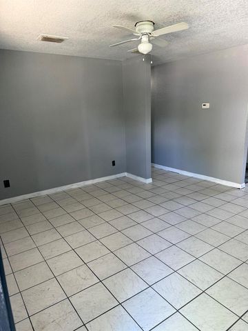 2443 2nd Place SW, Vero Beach, FL 32962