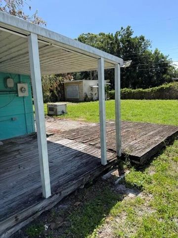 2443 2nd Place SW, Vero Beach, FL 32962