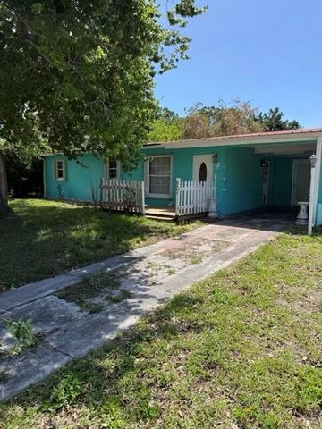2443 2nd Place SW, Vero Beach, FL 32962