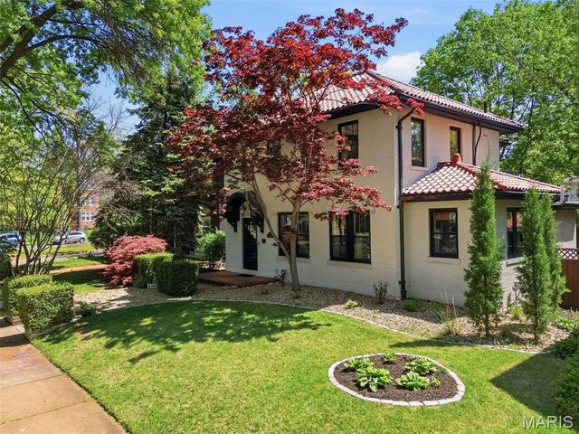 444 Melville Avenue, University City, MO 63130