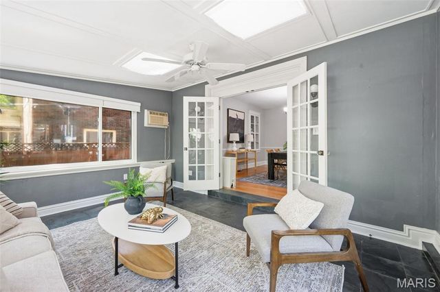 444 Melville Avenue, University City, MO 63130