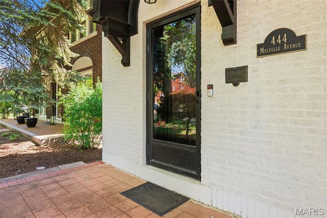 444 Melville Avenue, University City, MO 63130