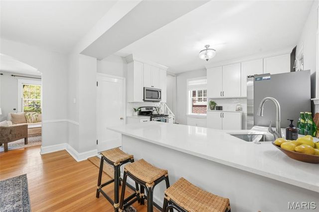 444 Melville Avenue, University City, MO 63130