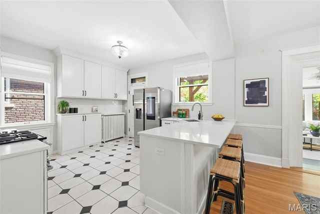 444 Melville Avenue, University City, MO 63130