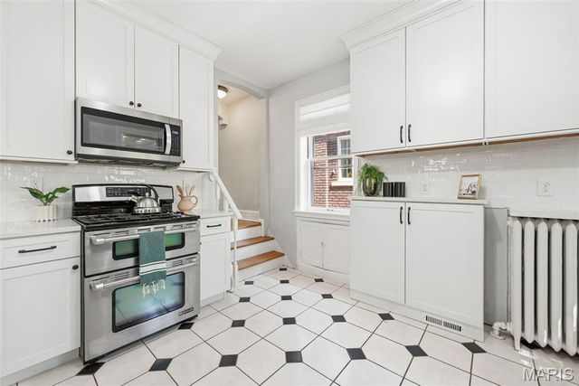 444 Melville Avenue, University City, MO 63130
