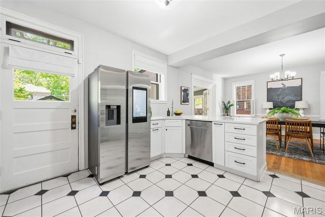 444 Melville Avenue, University City, MO 63130