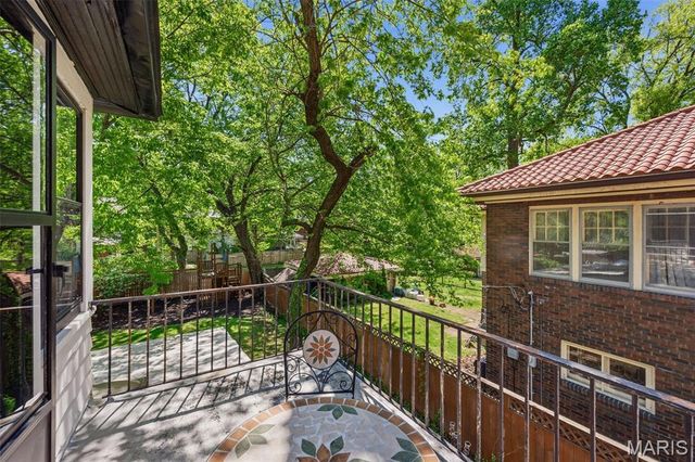 444 Melville Avenue, University City, MO 63130
