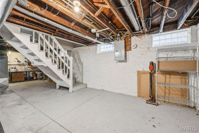 444 Melville Avenue, University City, MO 63130