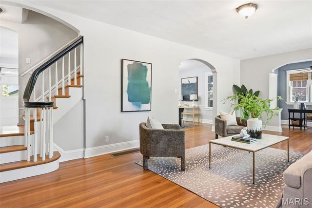 444 Melville Avenue, University City, MO 63130