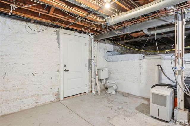 444 Melville Avenue, University City, MO 63130