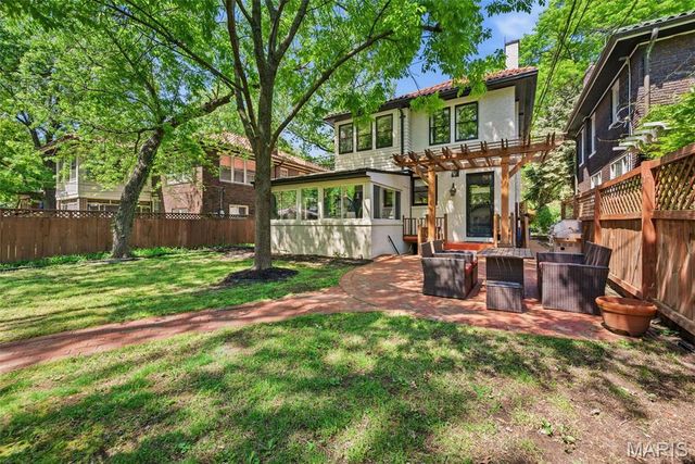 444 Melville Avenue, University City, MO 63130