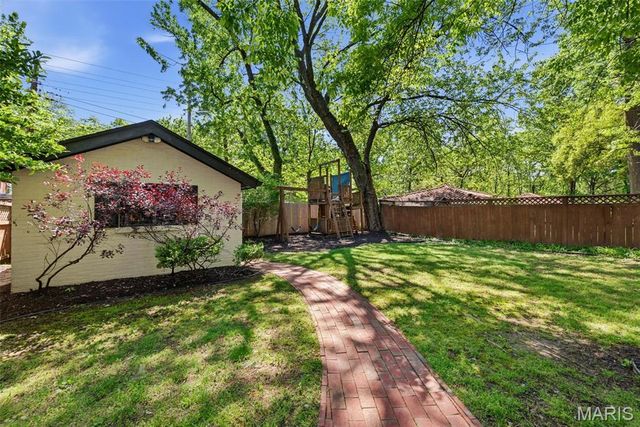 444 Melville Avenue, University City, MO 63130