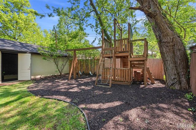 444 Melville Avenue, University City, MO 63130