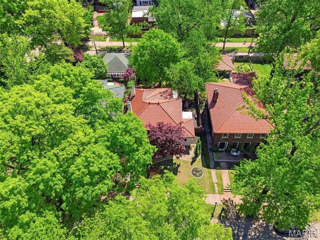 444 Melville Avenue, University City, MO 63130
