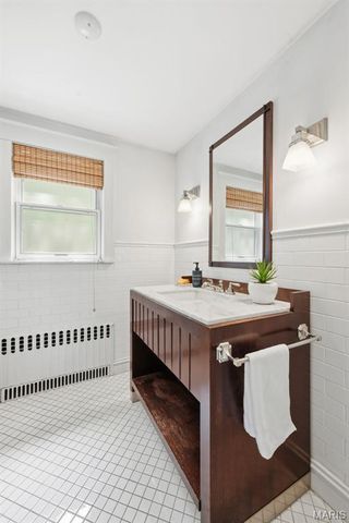 444 Melville Avenue, University City, MO 63130