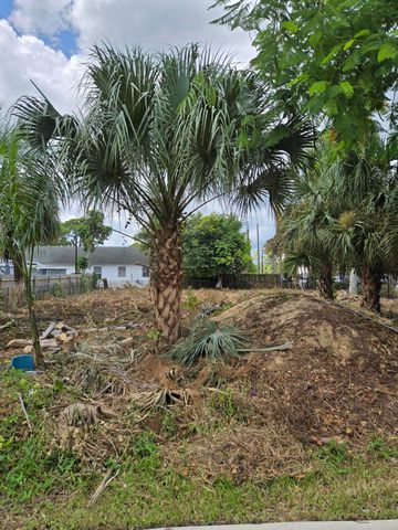 Xxx Patio Court, Lake Worth, FL 33461