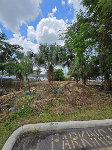Xxx Patio Court, Lake Worth, FL 33461