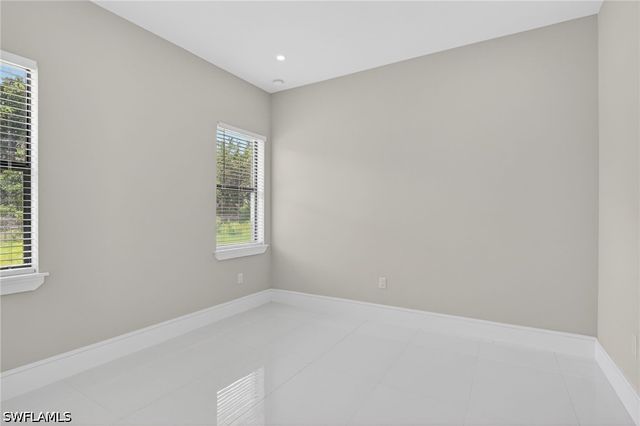 563 15th ST NW, Naples, FL 34120