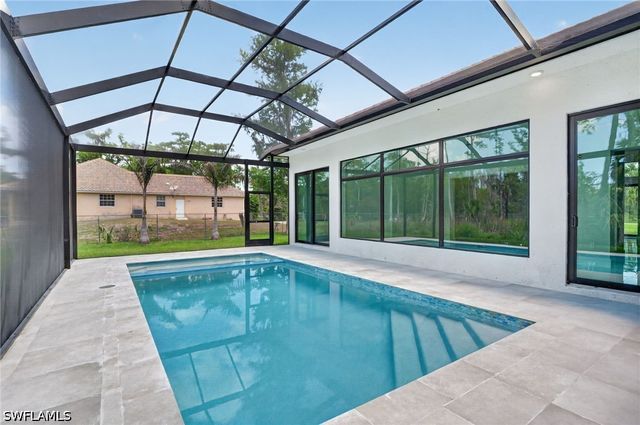 563 15th ST NW, Naples, FL 34120
