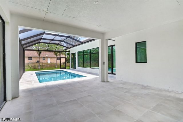 563 15th ST NW, Naples, FL 34120