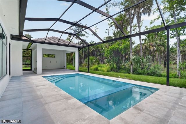 563 15th ST NW, Naples, FL 34120