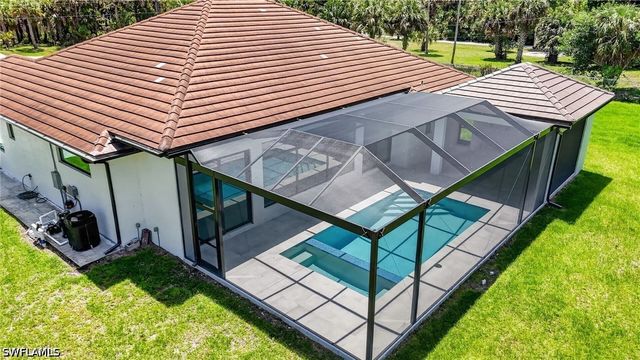 563 15th ST NW, Naples, FL 34120