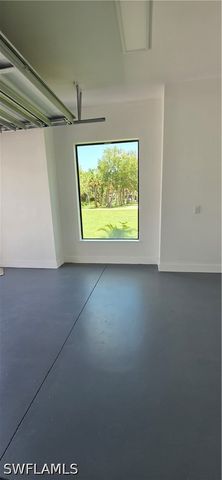 563 15th ST NW, Naples, FL 34120