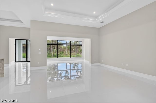 563 15th ST NW, Naples, FL 34120