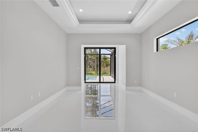 563 15th ST NW, Naples, FL 34120