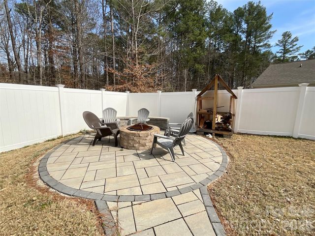 7422 Larwill Lane, Charlotte, NC 28216