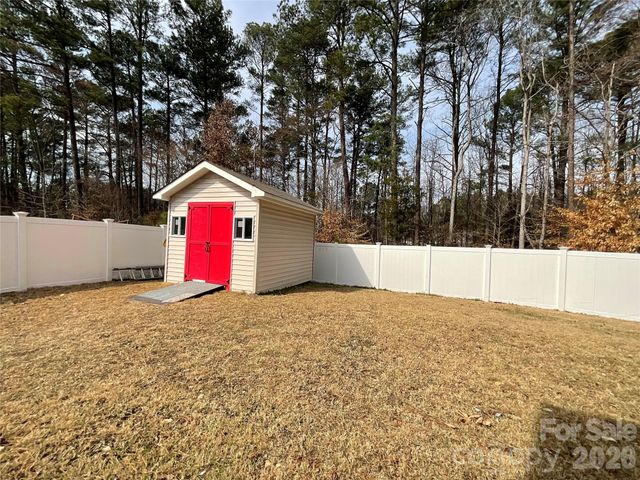 7422 Larwill Lane, Charlotte, NC 28216