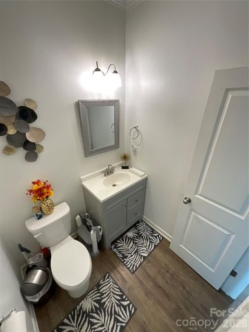 7422 Larwill Lane, Charlotte, NC 28216