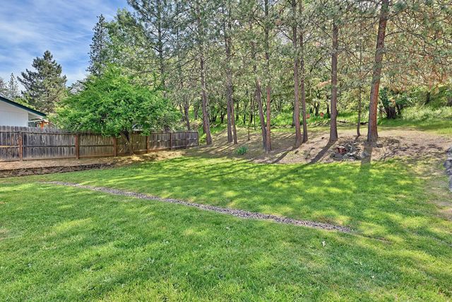 645 S 5th Street, Jacksonville, OR 97530