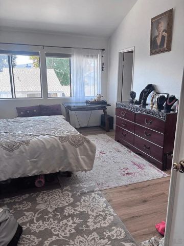 8273 Via Mallorca, La Jolla, CA 92037