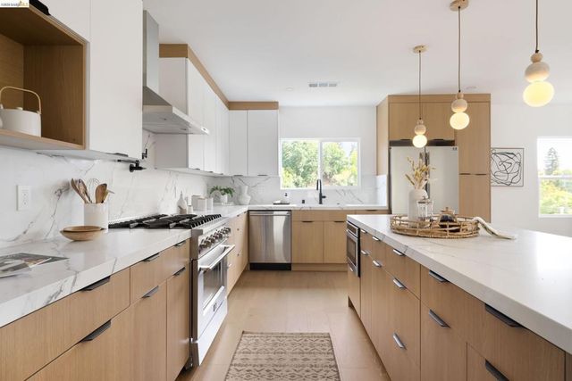 799 Santa Ray Ave, Oakland, CA 94610