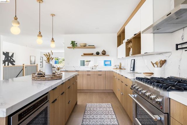 799 Santa Ray Ave, Oakland, CA 94610