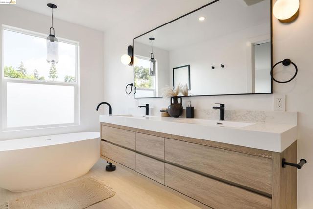 799 Santa Ray Ave, Oakland, CA 94610