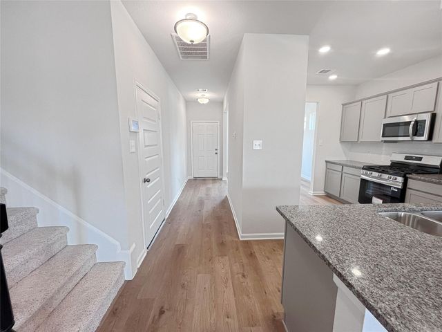 1982 S Riverside Circle, Dayton, TX 77535