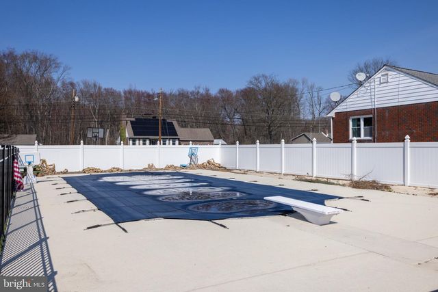 235 E PITTSFIELD ST, Pennsville, NJ 08070